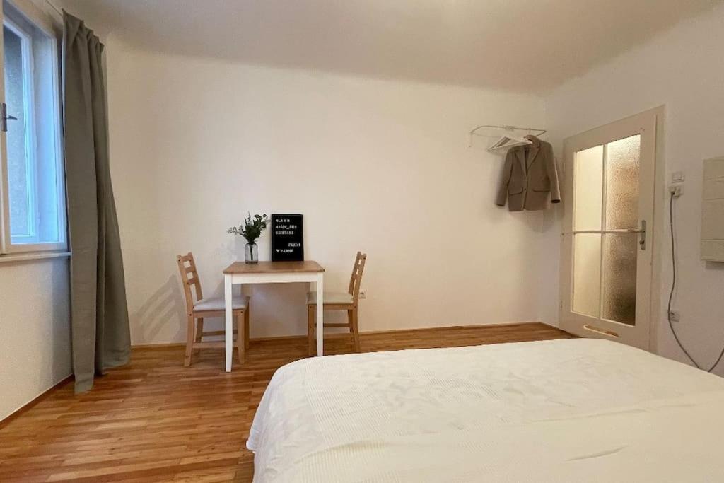 Mariahilfer Street Apartment Вена Экстерьер фото